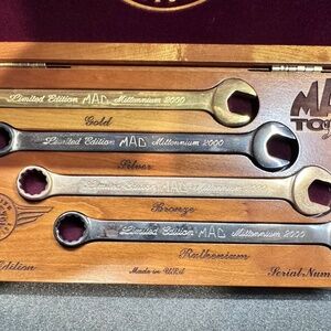 MAC TOOLS LIMITED EDITION MILLENNIUM 2000, PLATED WRENCH SET IN WALNUT - UNUSED